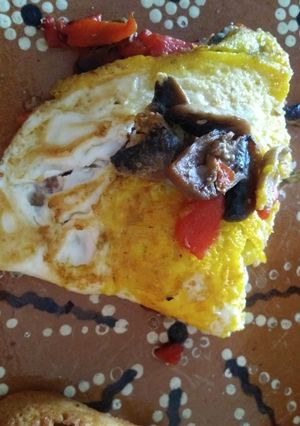 Una foto de Tortilla española de champiñones 🍄🍄