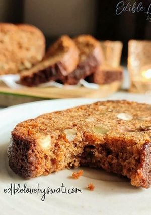 A picture of Eggless Christmas Plum Cake.