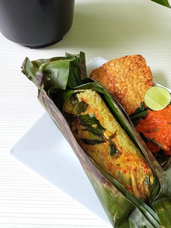 Foto resep Nasi bakar ayam suwir kemangi