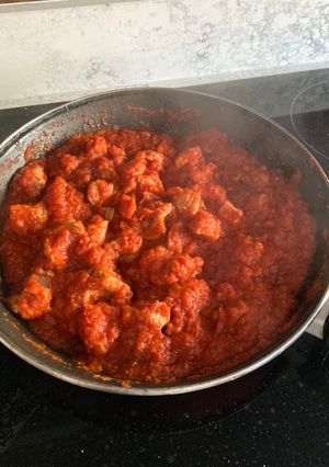 Una foto de Magro de pavo con tomate