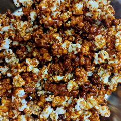 Caramel popcorn A picture of Caramel popcorn.