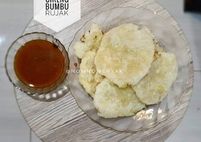 Bagaimana Menyiapkan Cireng bumbu rujak Anti Gagal