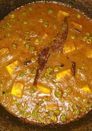 मटर पनीर (matar paneer recipe in Hindi) रेसिपी मुख्य फोटो