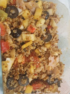 Una foto de Ensalada de arroz integral y quinoa con vinagreta de mostaza