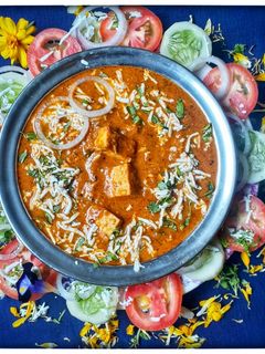 पनीर लबाबदार (paneer lababdar recipe in marathi) रेसिपी चे मुख्य फोटो