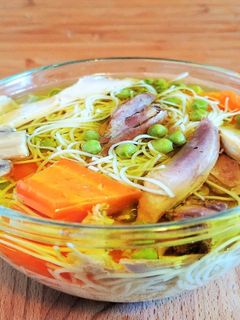 Újházi tyúkhúsleves recept fotója