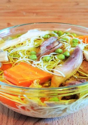 Újházi tyúkhúsleves recept fotója