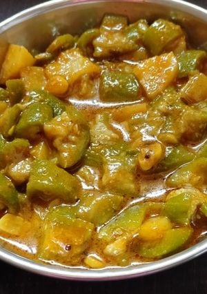 ગલકા બટાકા સબ્જી (Galka Bataka Sabji Recipe In Gujarati) રેસીપી મુખ્ય ફોટો