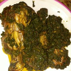 A picture of Palak chicken.