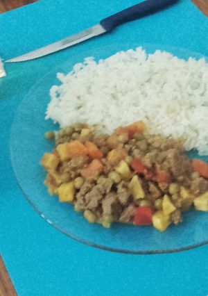 Una foto de Picadillo (carne picada) a la Jardinera (Variación Propia de receta cubana)