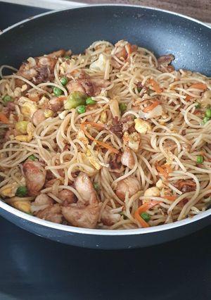 Pirított tészta csirkehússal recept fotója