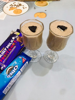 A picture of Oreo and Banana Shake.
