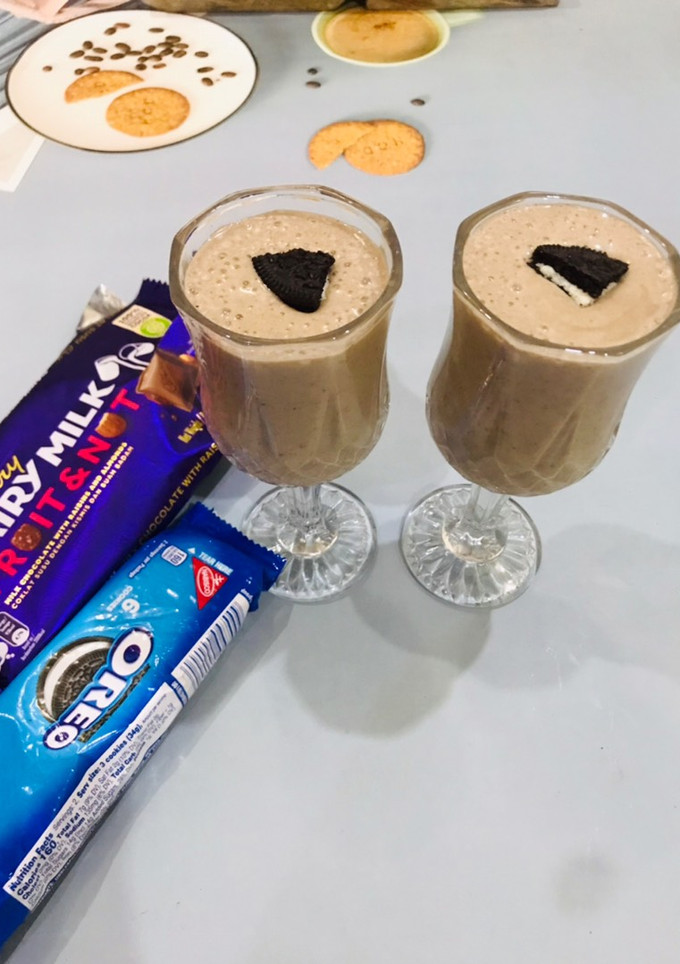 A picture of Oreo and Banana Shake.
