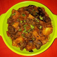 A picture of Aalo or masala bdi ki sabji.