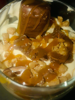 A picture of Easy Twix caramel apple parfait.