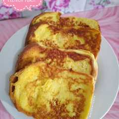 A picture of French Toast.