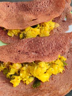 नाचणी मसाला डोसा (naachani masala dosa recipe in marathi) रेसिपी चे मुख्य फोटो