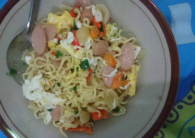 Seblak Mie, Makaroni, Telur dan Sosis