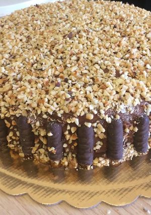 Foto di Torta al cioccolato e granella di nocciole