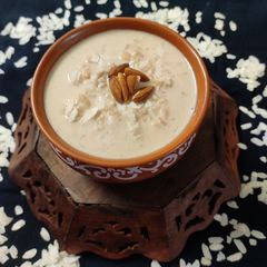 A picture of Caremlized doodh poha.