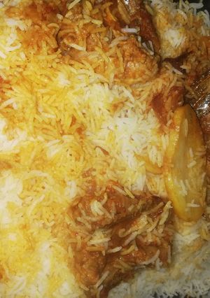 صورة لوصفة مقلوبة بأفخاد الدجاج