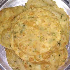 A picture of Aloo puri.