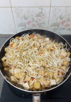 Foto resep Fried bean sprouts and tofu (Tumis Toge Tahu)