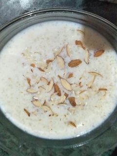 साबूदाना खीर (Sabudana Kheer recipe in hindi) रेसिपी मुख्य फोटो