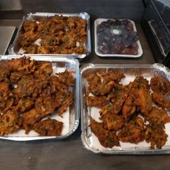A picture of Palak pakoray.