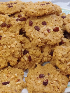 Foto resep OATMEAL COOKIES WITH PEANUT BUTTER (MANTULLL...Guilty Free Snack