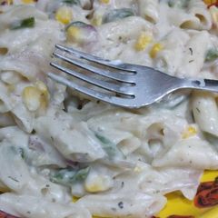 A picture of White Sauce Pasta.