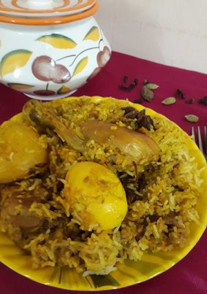 A picture of Kolkata style Chicken Biryani.