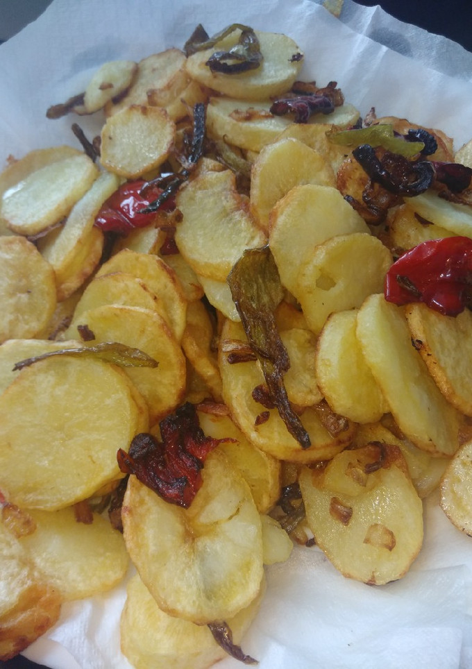 Una foto de Patatas a lo pobre(a mi manera)