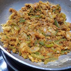 बेसन घालून सिमला मिरचीची भाजी (Besan Shimla Mirchichi Bhaji Recipe In Marathi) A picture of बेसन घालून सिमला मिरचीची भाजी (Besan Shimla Mirchichi Bhaji Recipe In Marathi).