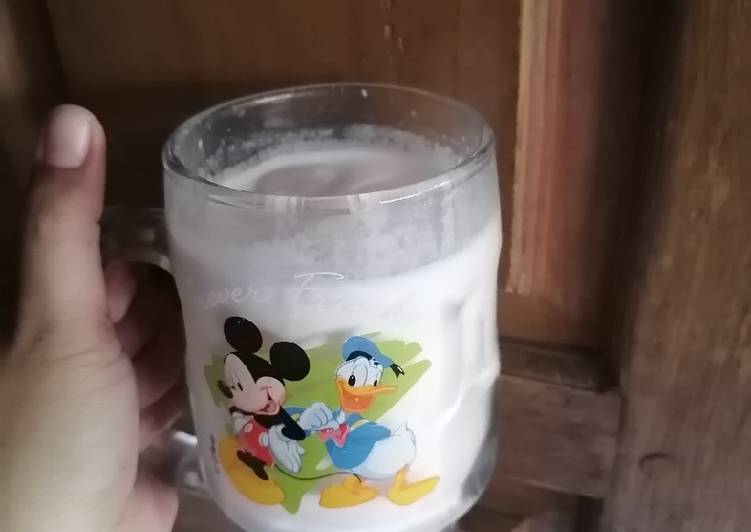 Langkah Mudah untuk Membuat 6. Milkshake stroberi (tanpa buah stroberi), Enak Banget