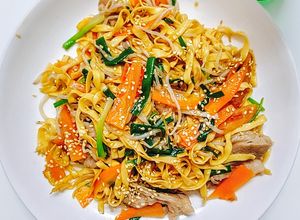 Hình của món Mỳ trứng xào nhanh cho bữa sáng.