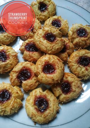 Foto resep Strawberry Thumbprint Cookies
