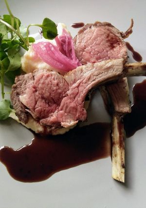 迷迭香嫩煎羊小排 Rosemary Rack of Lamb 的食譜成品照片