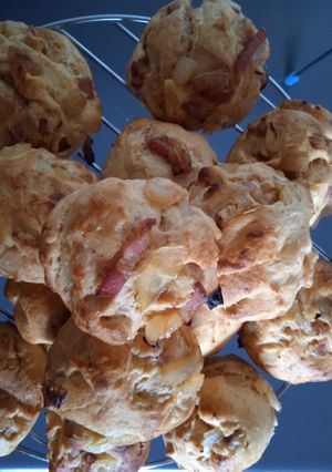 Une photo de Petits pains oignons lardons