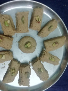 பால் கேக்(milk cake recipe in tamil) செய்முறை முக்கிய புகைப்படம்
