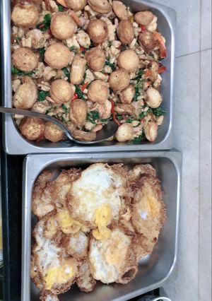 รูปของ กระเพราไก่ เต้าหู้ไข่ + ไข่ดาว ทำขายก็รวย