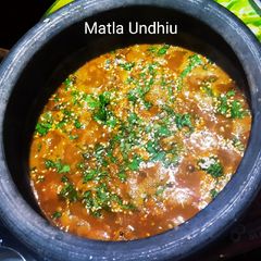 A picture of Matla Undhiyu.