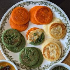 A picture of Tri color uttapam.