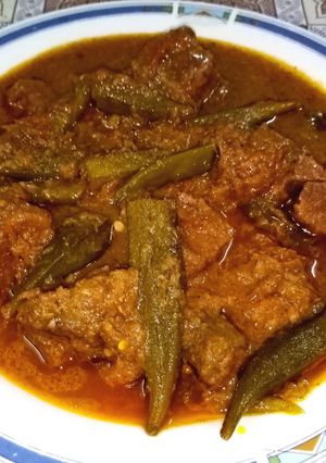 A picture of Bhindi gosht.