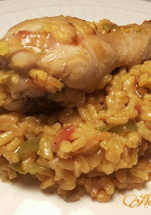 Una foto de Arroz con pollo en sartén