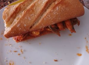 Una foto de Bocata de sardinillas