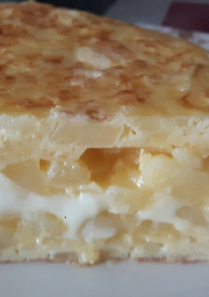 Una foto de Tortilla de patatas rellena de queso