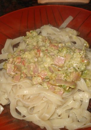 Una foto de Salsa de crema con brócoli