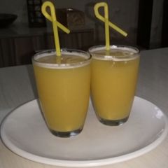 A picture of Pineapple and ginger.