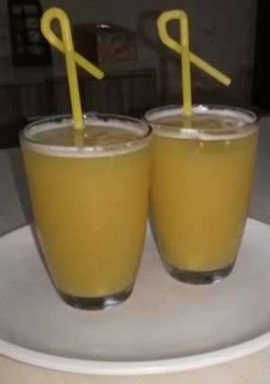 A picture of Pineapple and ginger.